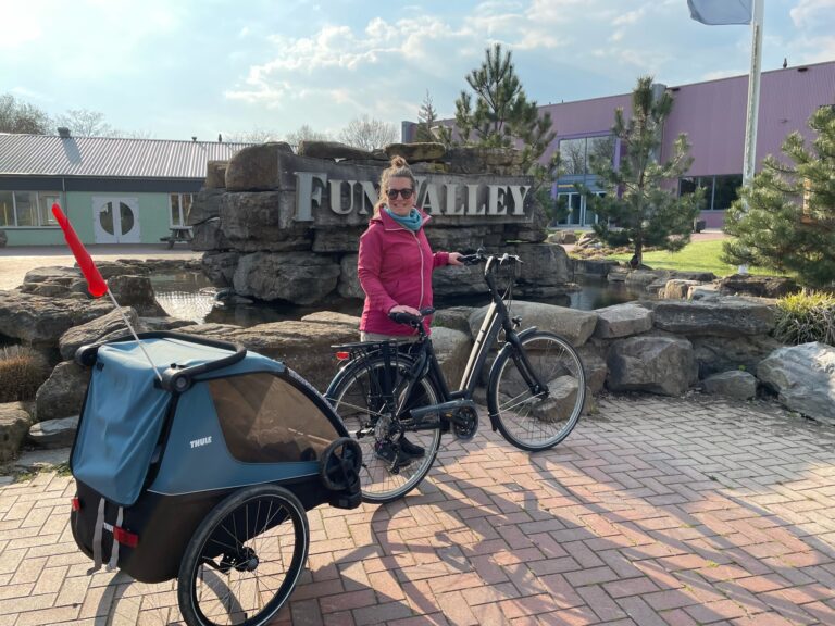 How do you carry two kids on a bike or why I love our Thule Courier Bike Trailer